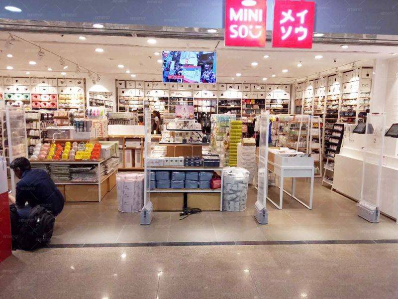 Бутик MINISO устанавливает бронированную дверь CuboM AM7806