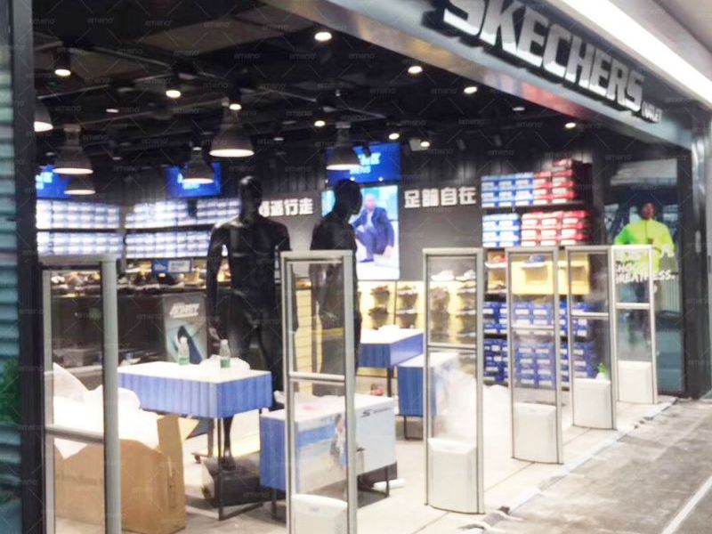 В фирменном обувном магазине Skechers установлено противоугонное устройство Cub Beauty AM6208